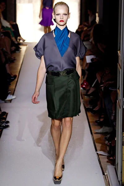 Look 15